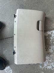 Ντουλαπάκι Subaru Legacy