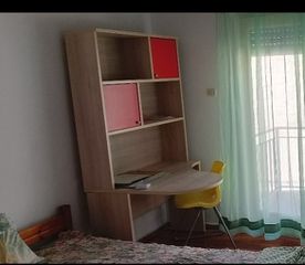 Γραφείο ιδανικό για φοιτητές - μαθητές τιμή συζητήσιμη.