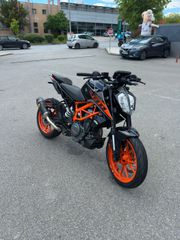 KTM 390 Duke 2022-thumb-2