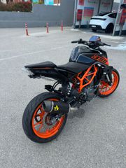 KTM 390 Duke 2022-thumb-4