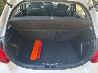 Toyota Yaris 2017-thumb-13