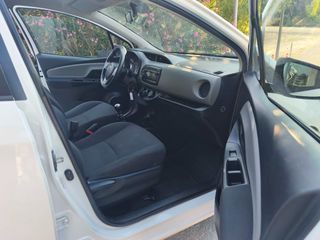 Toyota Yaris 2017-thumb-14