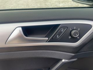 Volkswagen Golf 2014 Euro6 Xenon-thumb-50