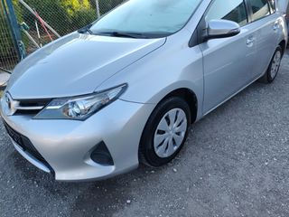 Toyota Auris 2013