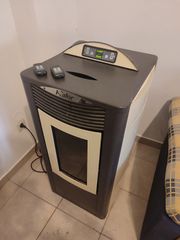 Πέλλετ σόμπα υδραυλικη 14kw έτοιμη προς χρηση