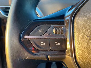 Peugeot 3008 2016 1.2 PURETECH 130 ALLURE-thumb-23