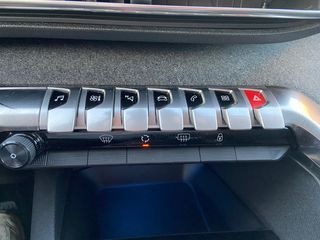 Peugeot 3008 2016 1.2 PURETECH 130 ALLURE-thumb-25
