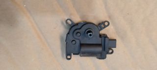 Ενεργοποιητής πτερυγίου θέρμανσης - FORD FIESTA (MONT-2008-2017)--(JA8)-- σε αρίστη κατάσταση-( 8V51-19B634-AA )-thumb-3