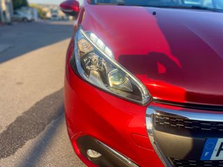 Peugeot 208 2019 1.2 PURETECH SIGNATURE -FUL EXTRA-thumb-10