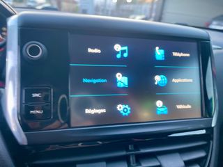 Peugeot 208 2019 1.2 PURETECH SIGNATURE -FUL EXTRA-thumb-41