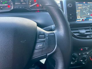 Peugeot 208 2019 1.2 PURETECH SIGNATURE -FUL EXTRA-thumb-49