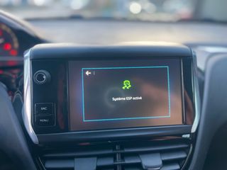 Peugeot 208 2019 1.2 PURETECH SIGNATURE -FUL EXTRA-thumb-54