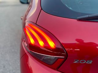 Peugeot 208 2019 1.2 PURETECH SIGNATURE -FUL EXTRA-thumb-19