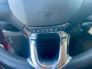 Peugeot 208 2019 1.2 PURETECH SIGNATURE -FUL EXTRA-thumb-26
