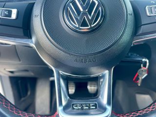 Volkswagen Scirocco 2010 1.4 TSI 160 HP-thumb-25