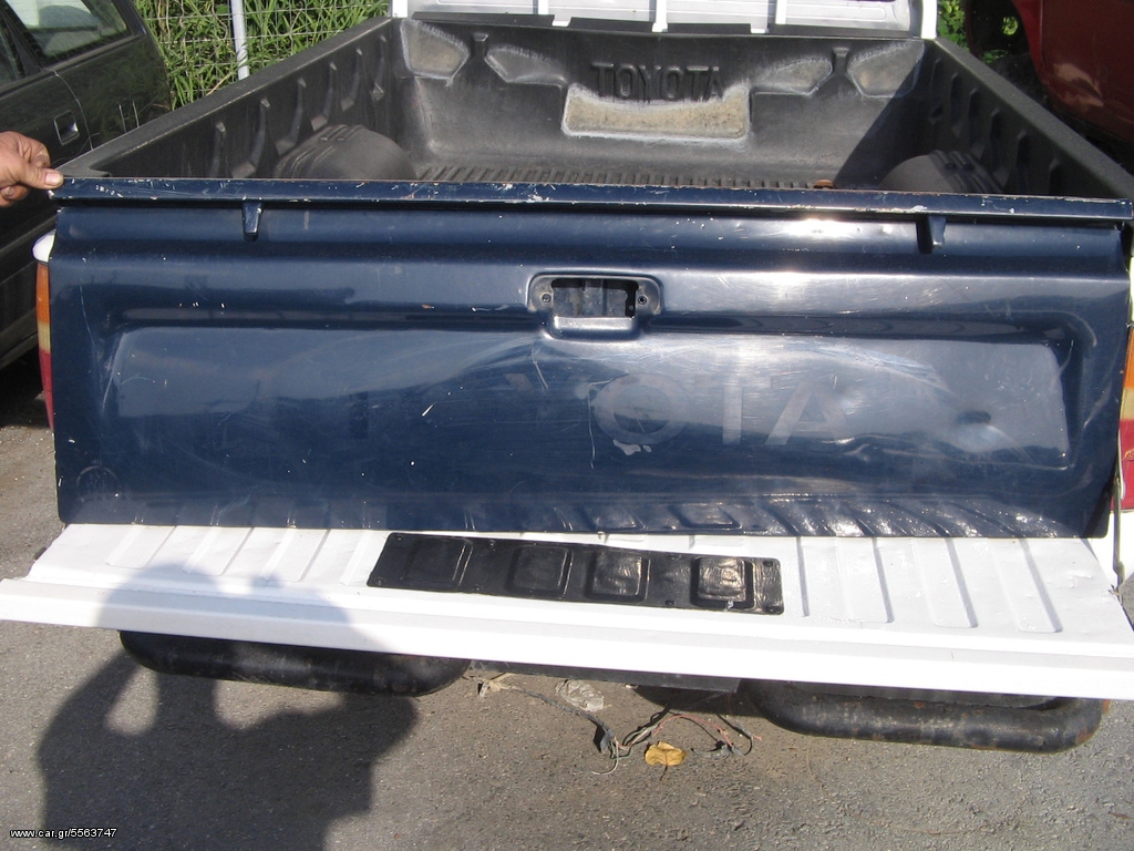 TOYOTA HILUX PISO PORTA 