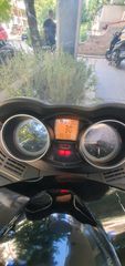 Piaggio XEvo 250 2015-thumb-2