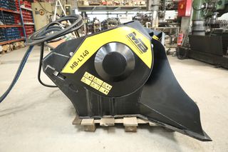 Crushers 2019 MB-L140 S2-thumb-1