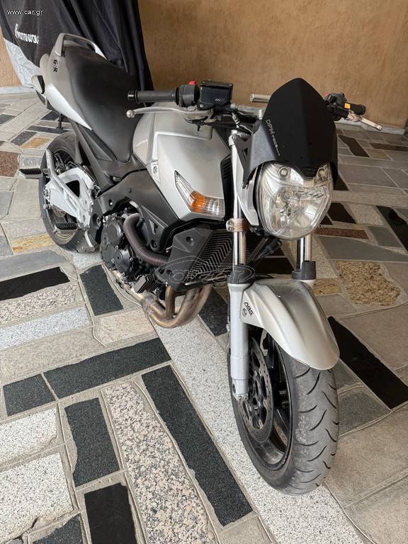 Suzuki GSR 600 2008