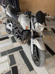 Suzuki GSR 600 2008