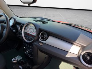 Mini Cooper D 2011 R56-thumb-16