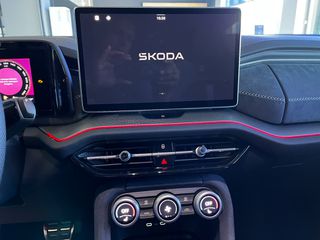 Skoda Kodiaq 2026 Selection 1.5 TSI m-HEV 150PS DSG7 SPORTLINE-thumb-39
