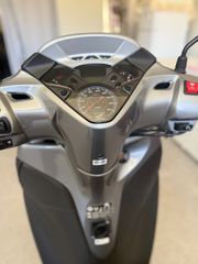 Honda SH 300i 2015-thumb-1