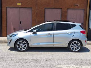 Ford Fiesta 2017 B&O Play First Edition Panorama-thumb-2