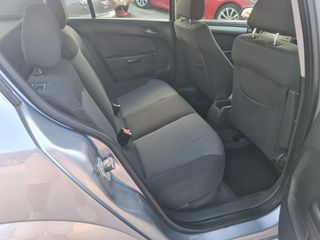 Opel Astra 2007-thumb-17
