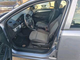 Opel Astra 2007-thumb-9
