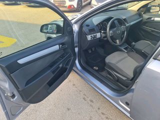 Opel Astra 2007-thumb-8