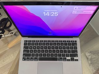 MacBook Air-thumb-1