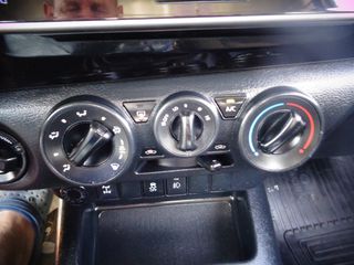 Pickup - Αγροτικό Toyota 2017 HILUX ΜΙΑΜΙΣΗ ΚΑΜΠΙΝΑ 4Χ4 EURO6 2.4cc-thumb-16