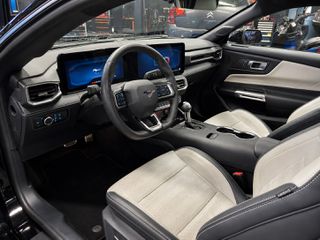 Ford Mustang 2025 2.3 Ecoboost New Model Premium!-thumb-6
