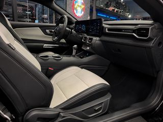 Ford Mustang 2025 2.3 Ecoboost New Model Premium!-thumb-7