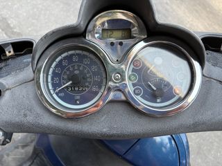 Piaggio Beverly 250 2004-thumb-4