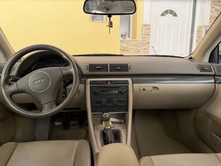 Audi A4 2003 A4-thumb-8