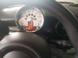Mini Cooper D 2013-thumb-32