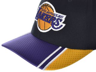 Mitchell & Ness - MN-NBA-FA064-LALAKE-BLKYEL-thumb-2