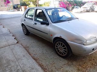 Ford Fiesta 1999-thumb-1