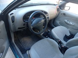 Ford Fiesta 2000-thumb-4