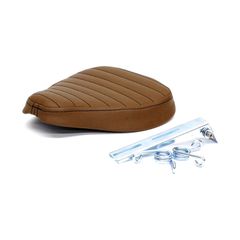 C-Racer C-Racer, Classic bobber solo seat. Small. Dark brown