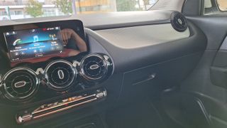 Mercedes-Benz GLA 180 2020-thumb-9