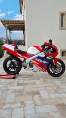 Honda RVF 750 1996 rc45
