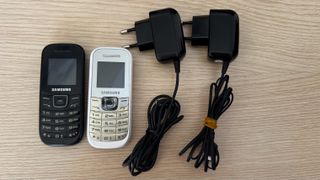 2x Samsung E1200R-thumb-4