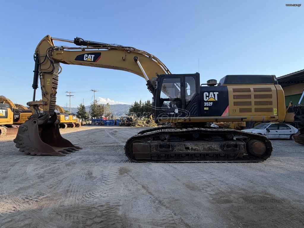 Εκσκαφέας Με Ερπύστριες CAT 2015 352 F