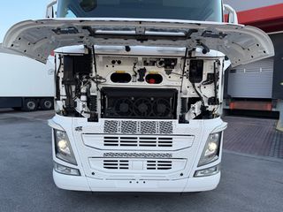 Volvo 2018 FH4 500-thumb-10