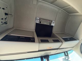 Volvo 2018 FH4 500-thumb-15