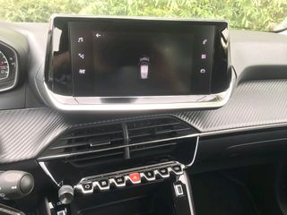 Peugeot 208 2022-thumb-7
