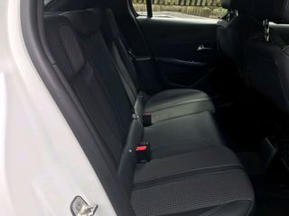 Peugeot 208 2022-thumb-8
